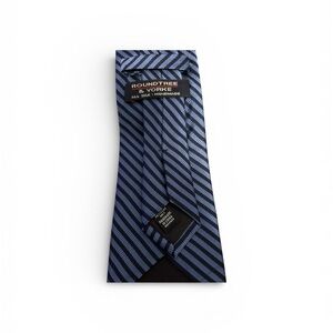 Roundtree & Yorke Navy and Light Blue Striped Silk Tie